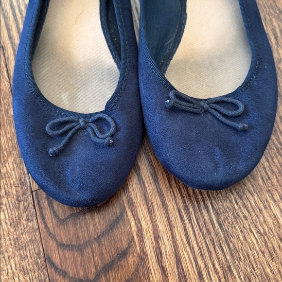 Navy Blue Ballet Flats with Bow Detail - Picture 2 of 6